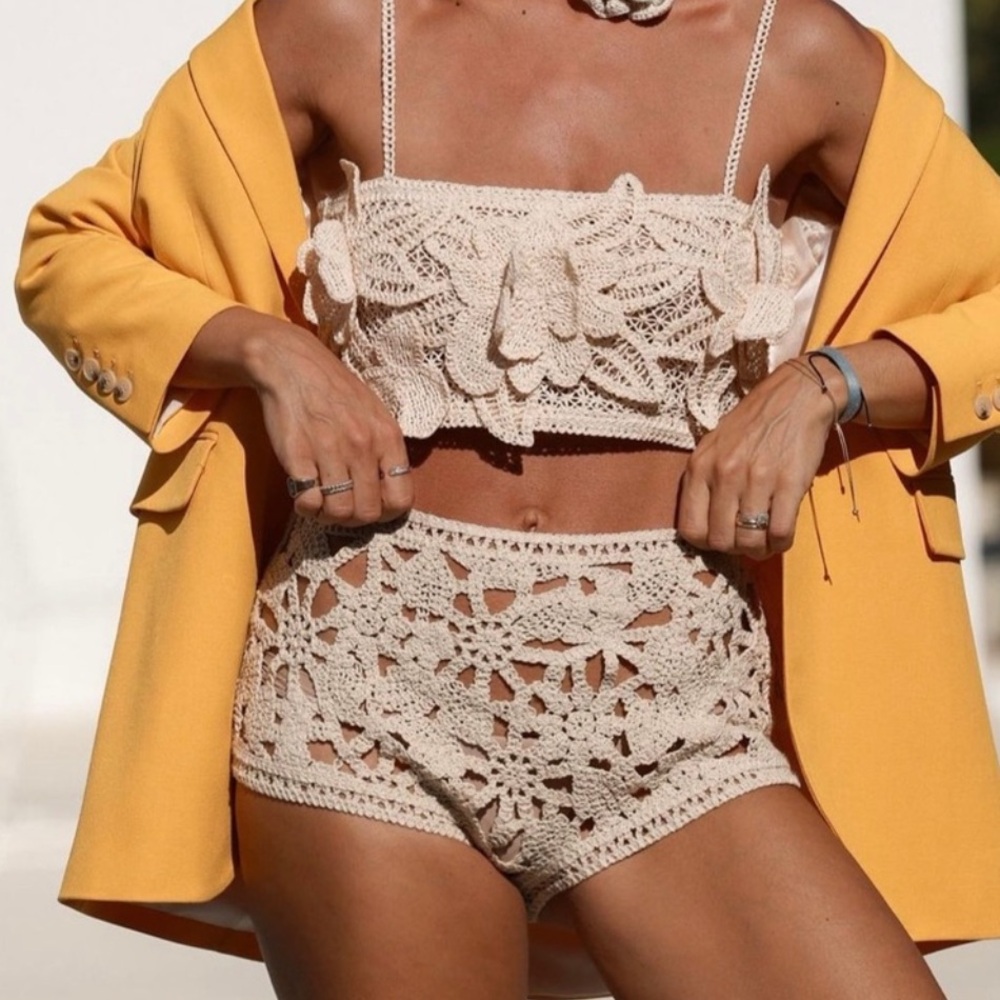 Zara Ecru Crochet Shorts High Waisted Unlined Size Medium NWOT Boho Coverup
